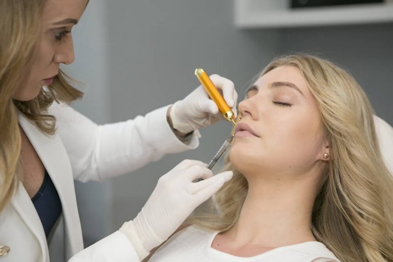 drkate_performing_lip_filler_injections
